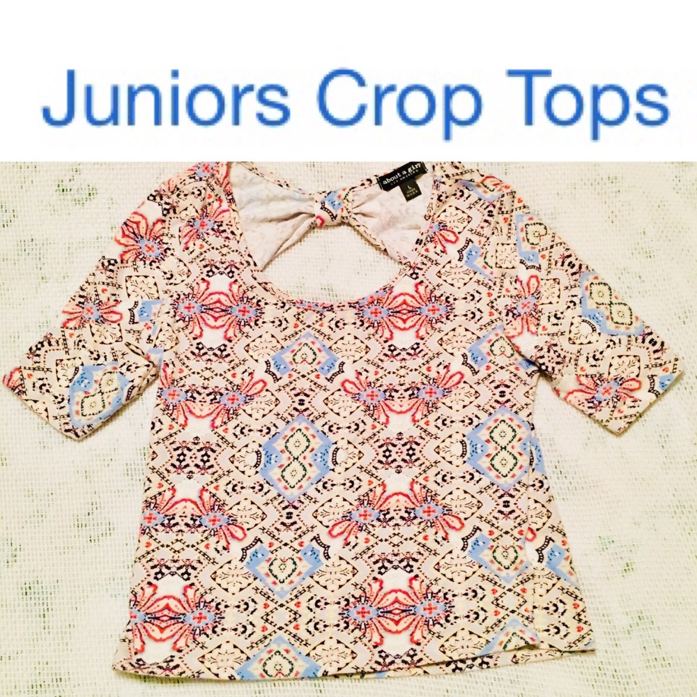 Juniors Aztec Design Crop Top
